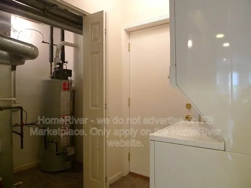 2140 W Jackson Blvd #1 - Photo 5 of 9