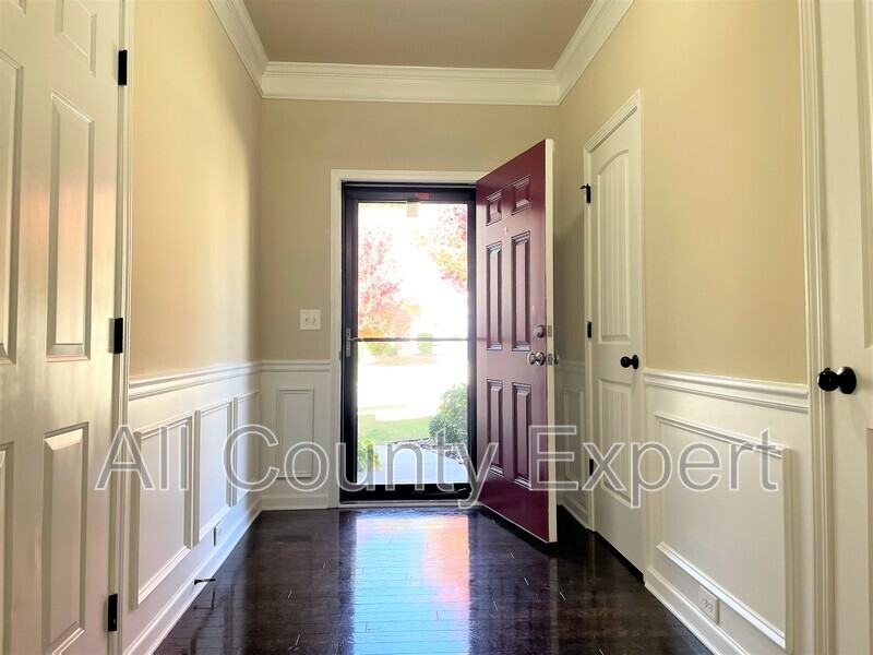 599 Oakside Pl - Photo 2 of 24