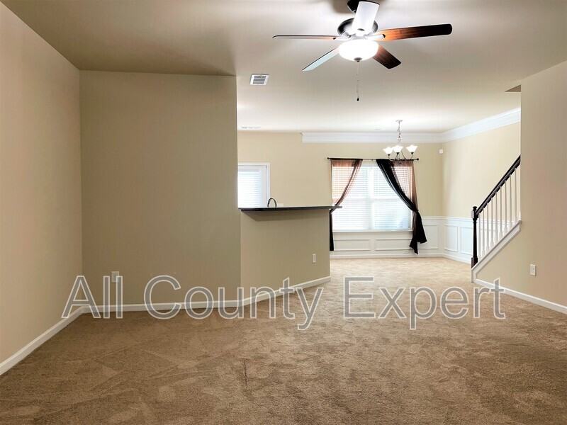599 Oakside Pl - Photo 3 of 24