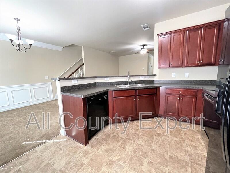 599 Oakside Pl - Photo 5 of 24