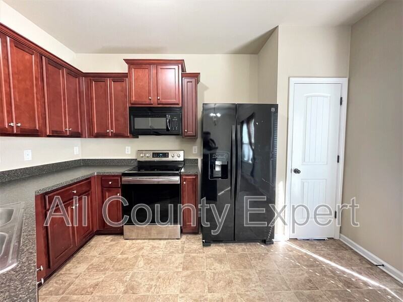 599 Oakside Pl - Photo 6 of 24