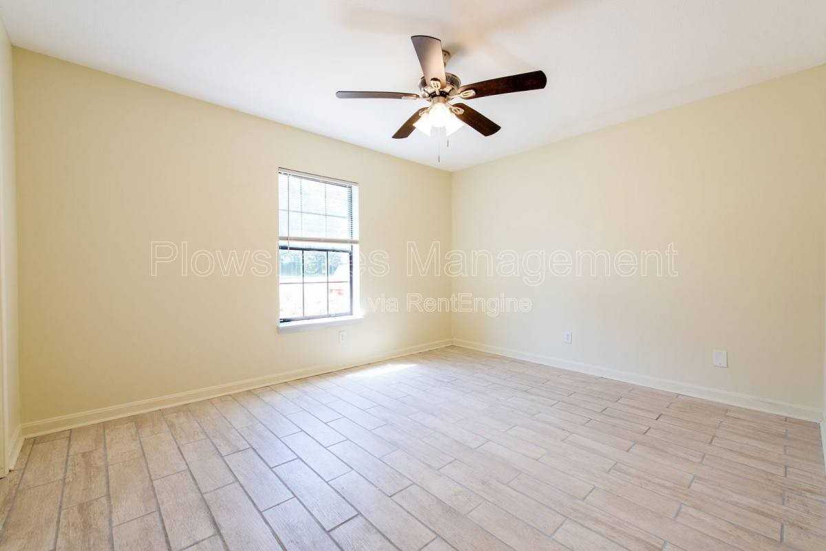 4406 S Brook St #32 - Photo 3 of 10
