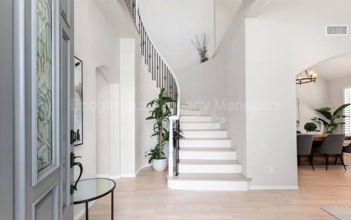 994 Windflower Way - Photo 2 of 10