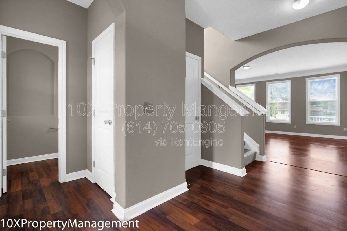 3056 Melville St - Photo 3 of 9