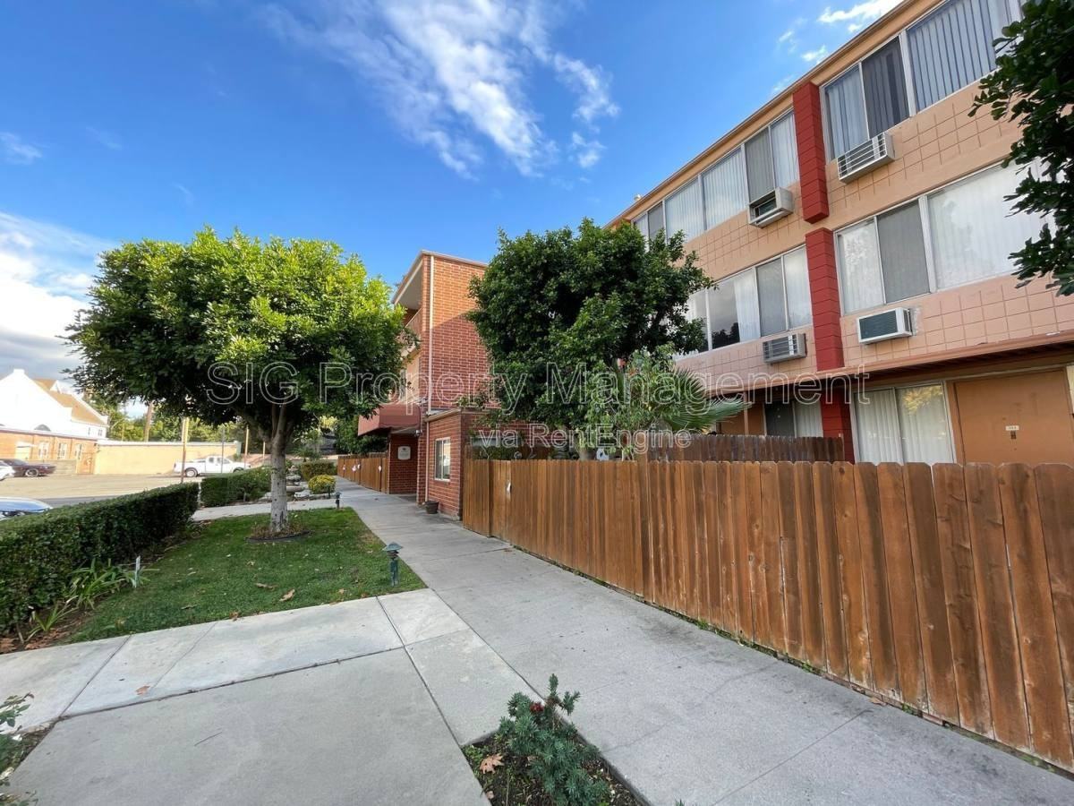650 N Oakland Ave #650-113 - Photo 4 of 10