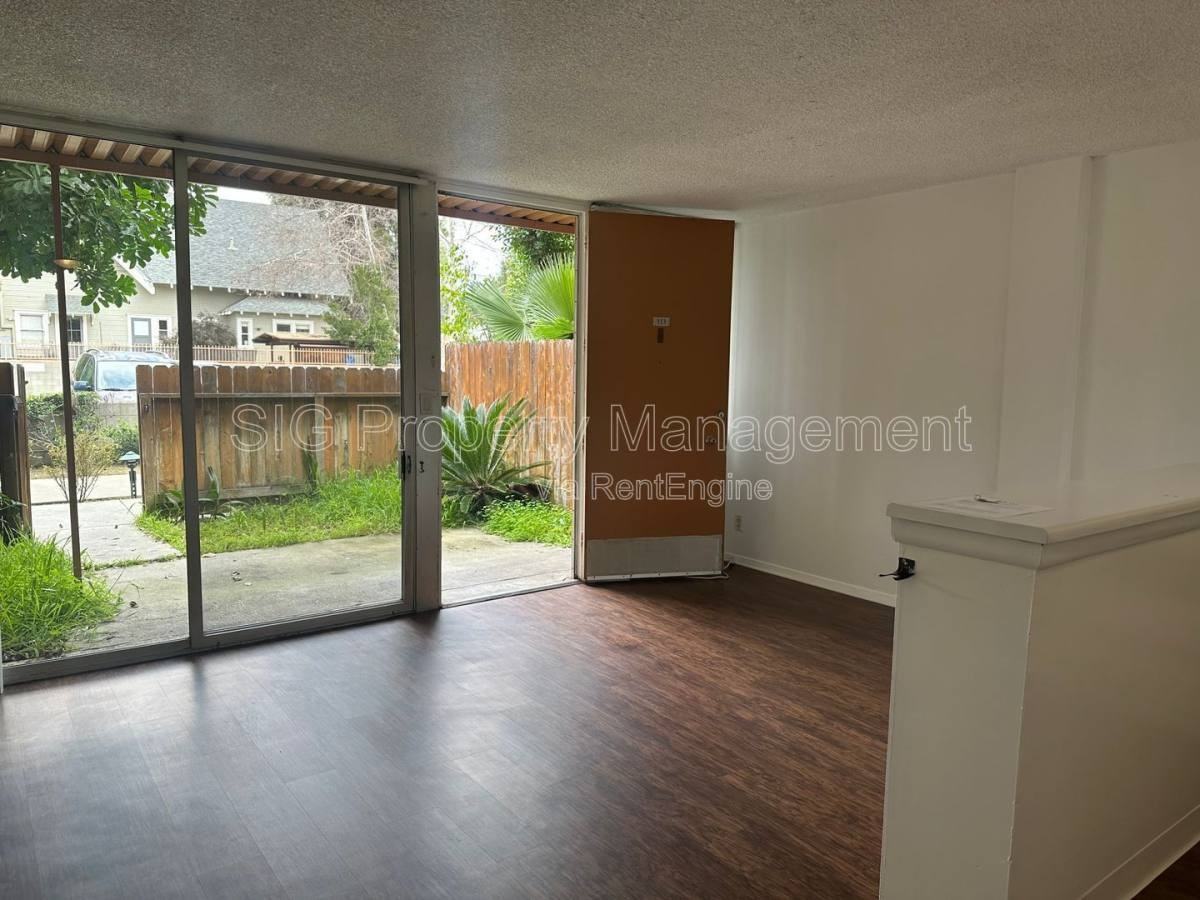 650 N Oakland Ave #650-113 - Photo 6 of 10