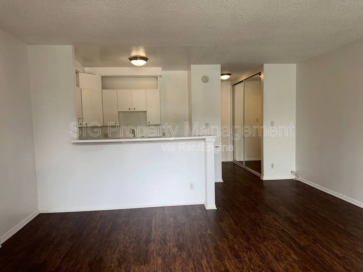 650 N Oakland Ave #650-113 - Photo 7 of 10