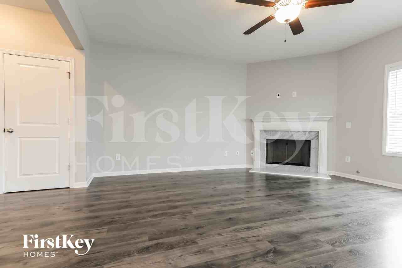 2142 Massey Ln - Photo 3 of 16