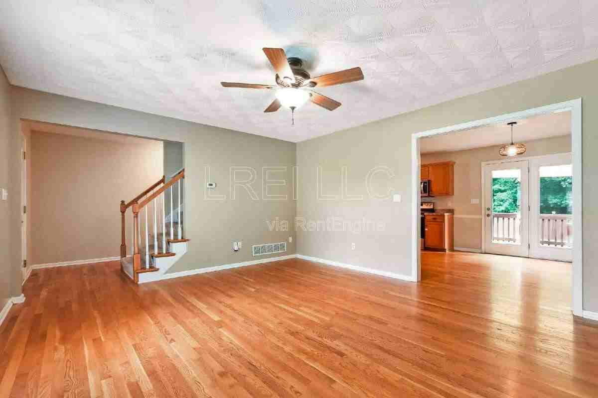 6202 Aroxie Ct - Photo 2 of 10