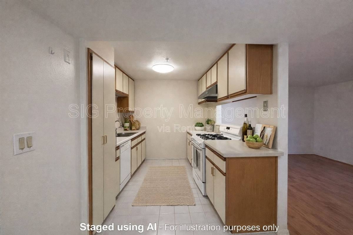 Lincoln Ave #15 - Photo 5 of 10