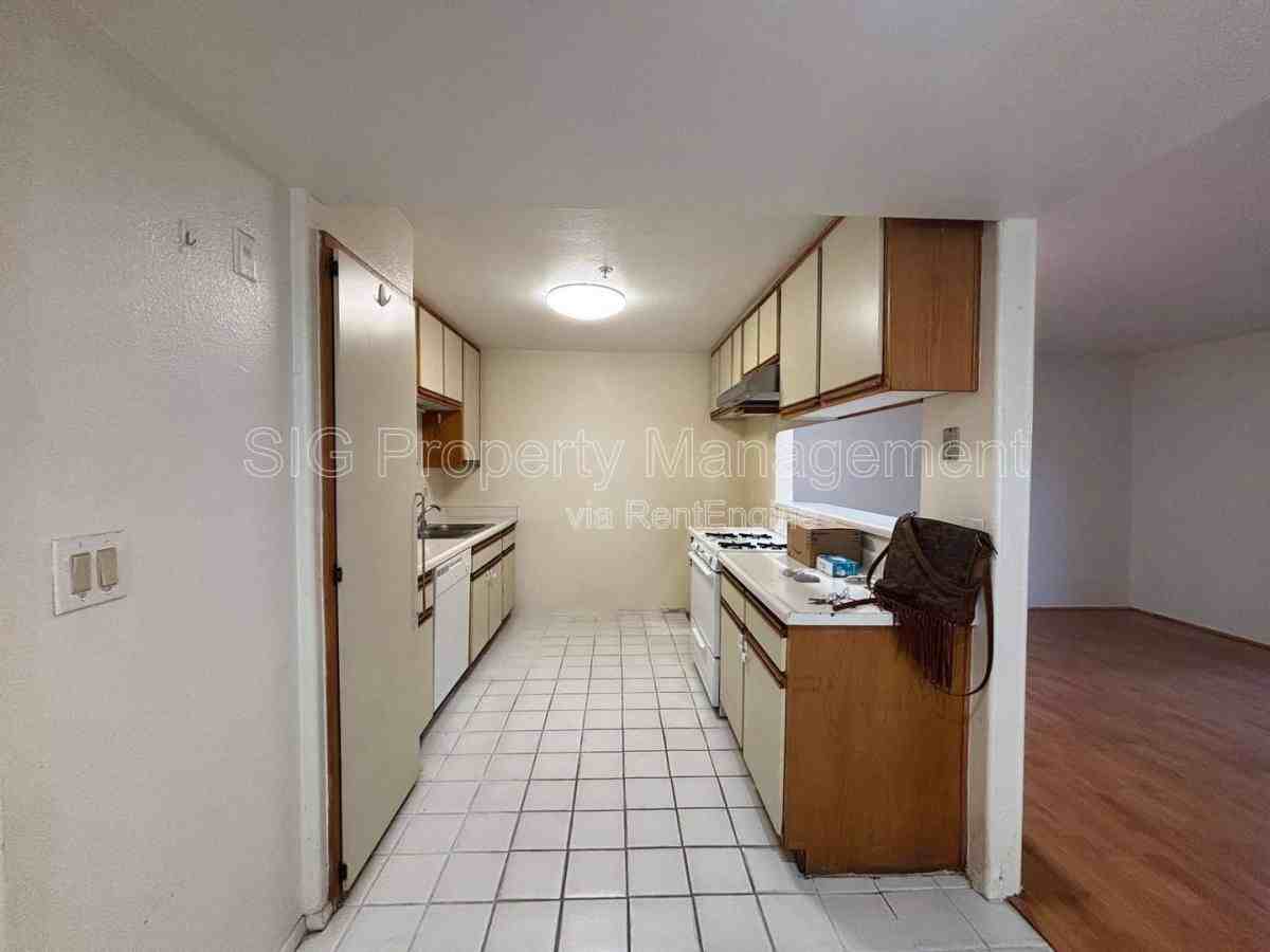 Lincoln Ave #15 - Photo 6 of 10
