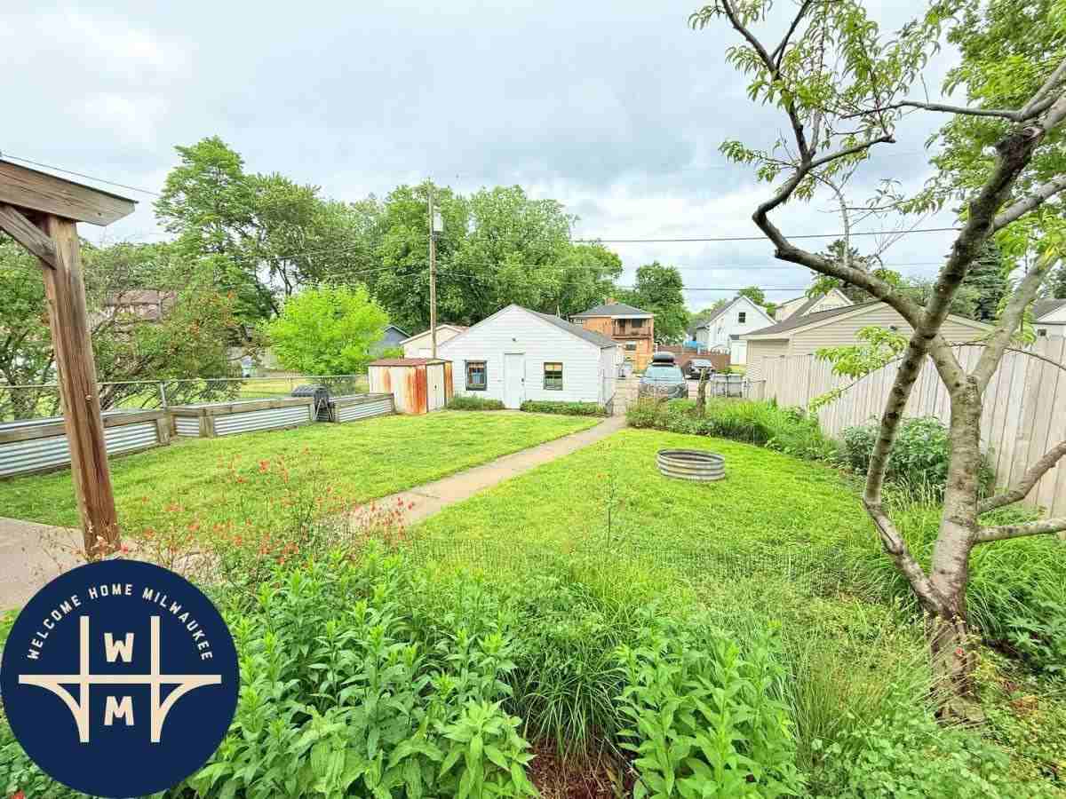 3126 S Burrell St - Photo 3 of 10