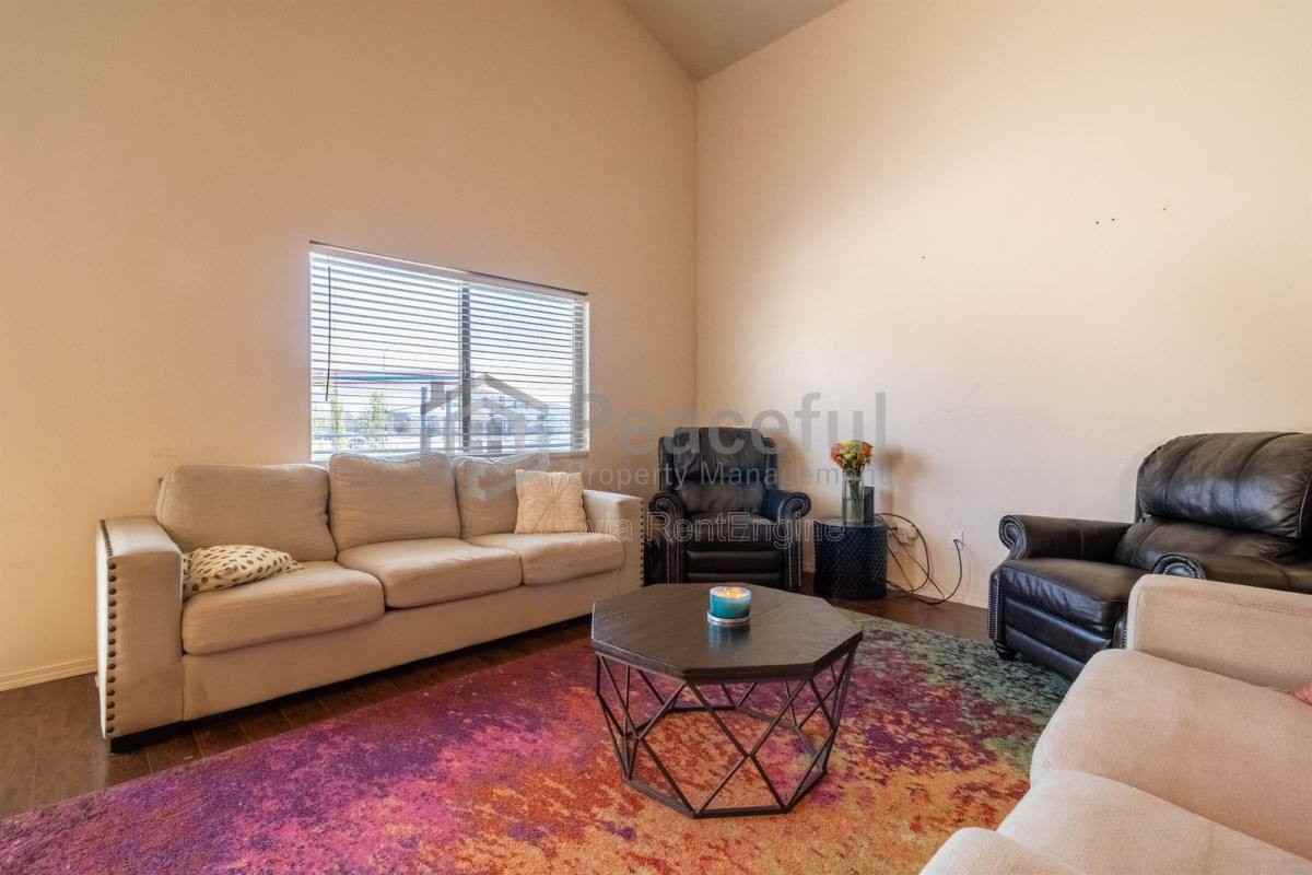 2303 W 2150 N - Photo 3 of 10