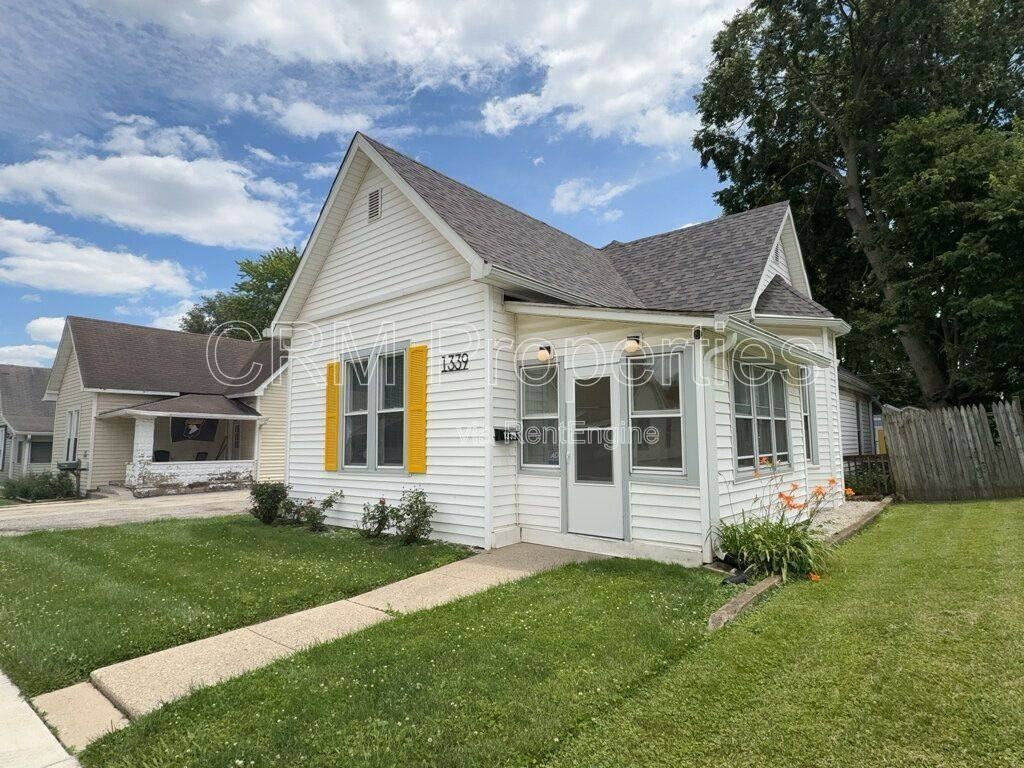 1339 Division St - Photo 2 of 10