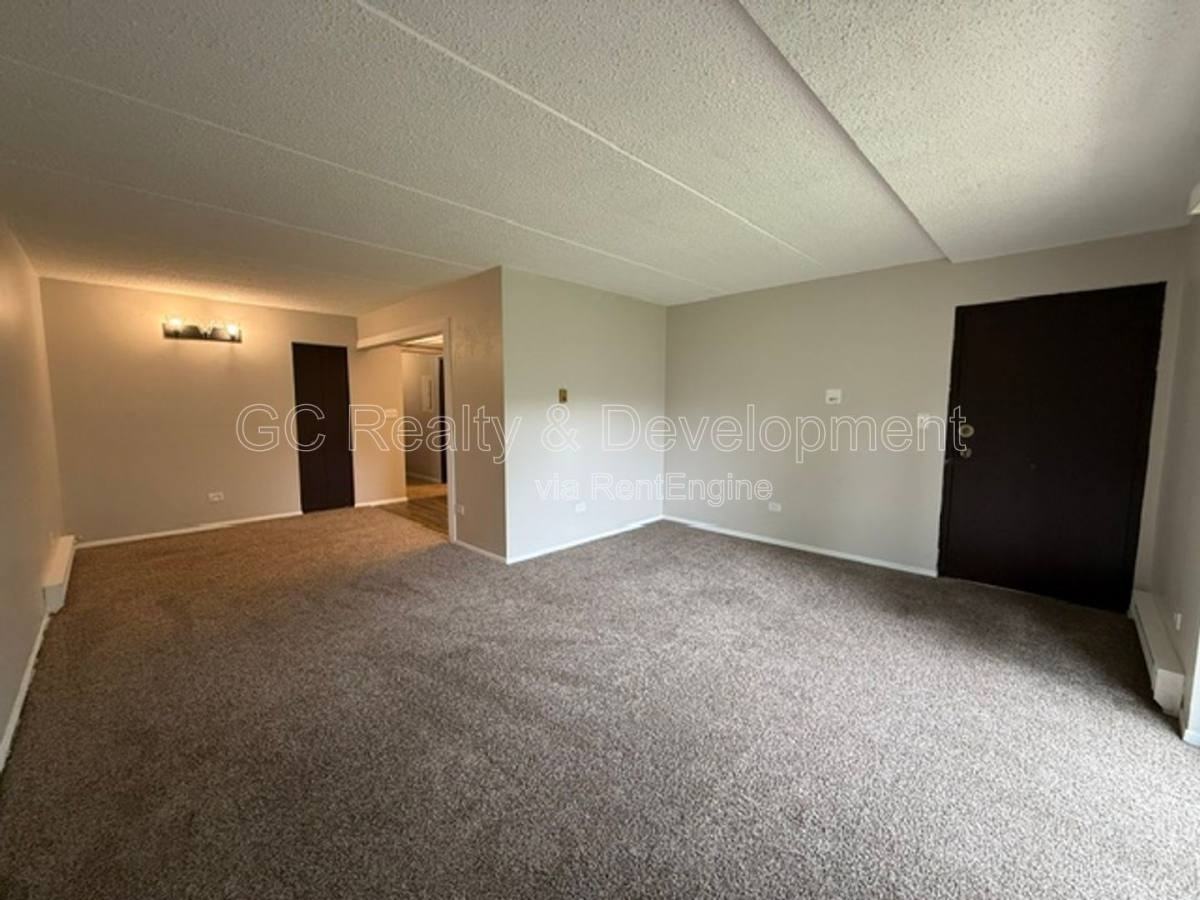 240 Klein Creek Ct #3 - Photo 2 of 10