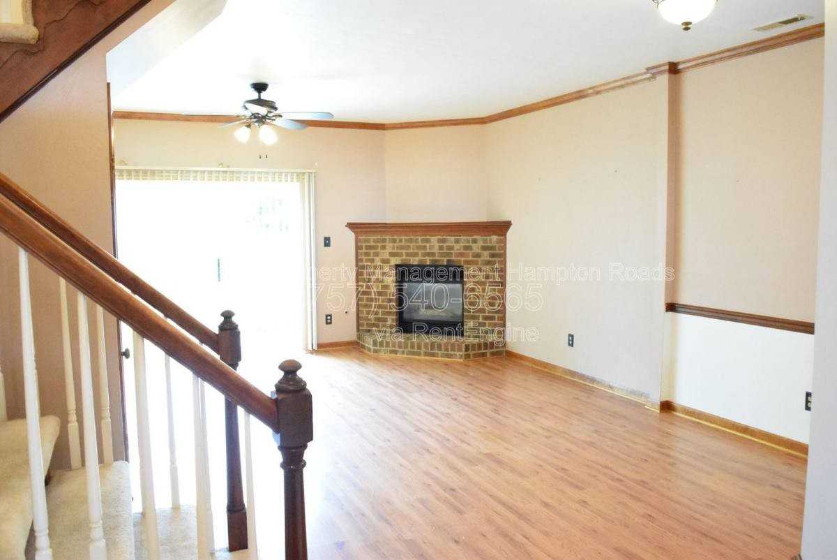 310 Cobb Island Ct - Photo 3 of 10