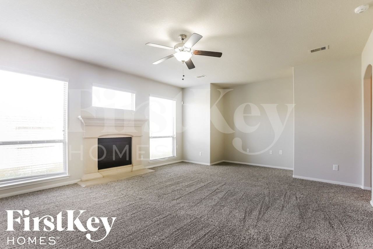 9931 Knob Hollow Way - Photo 3 of 15