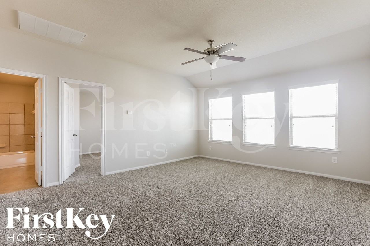 9931 Knob Hollow Way - Photo 7 of 15