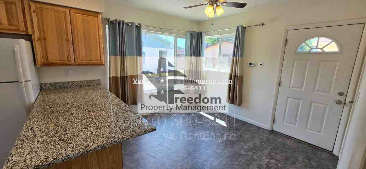 1010 Orchard Ave #B - Photo 2 of 9