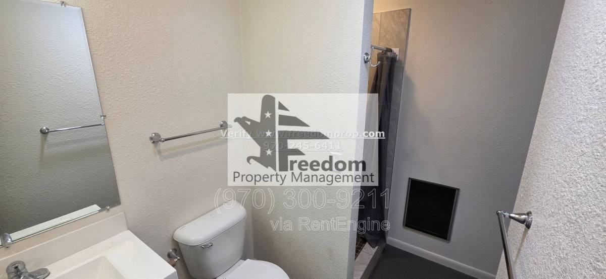 1010 Orchard Ave #B - Photo 6 of 9