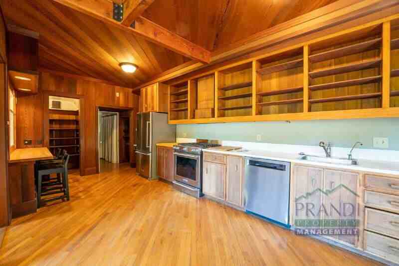 2 Ahrens Ln - Photo 5 of 34