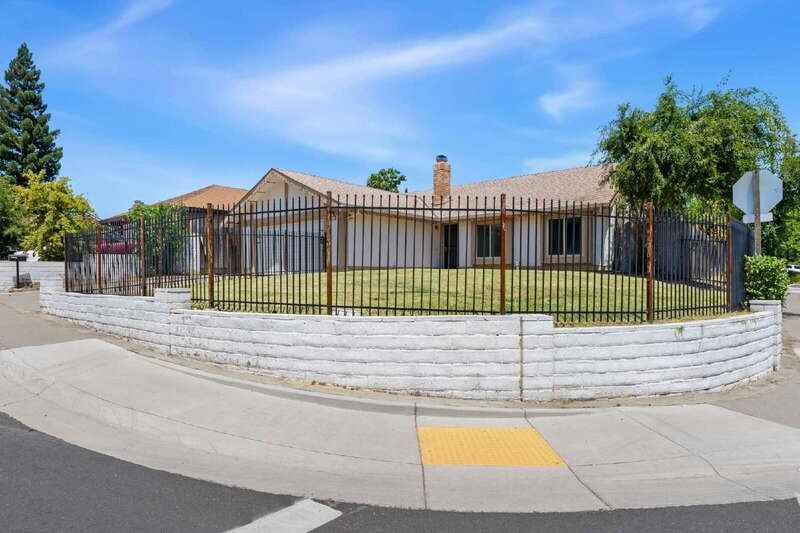 5041 Palm Ave - Photo 3 of 28
