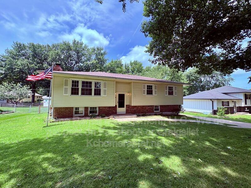 6012 Noland Rd - Photo 2 of 42