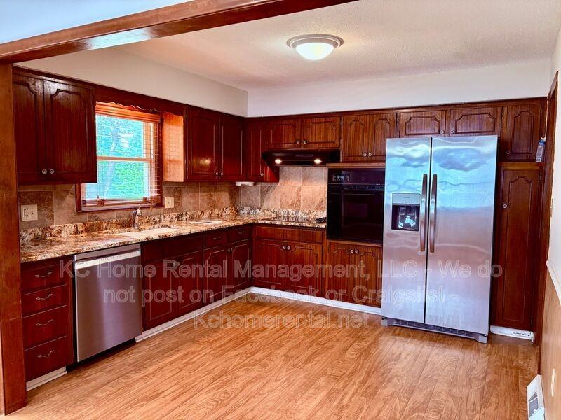 6012 Noland Rd - Photo 6 of 42