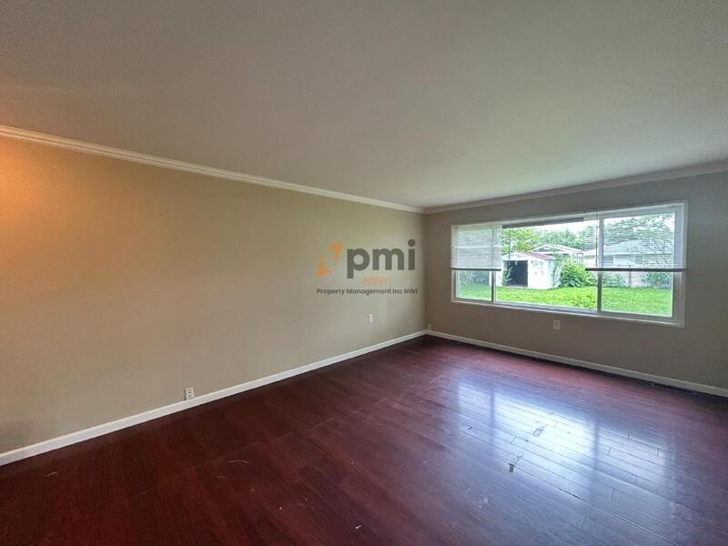385 Briarwood Dr - Photo 6 of 18