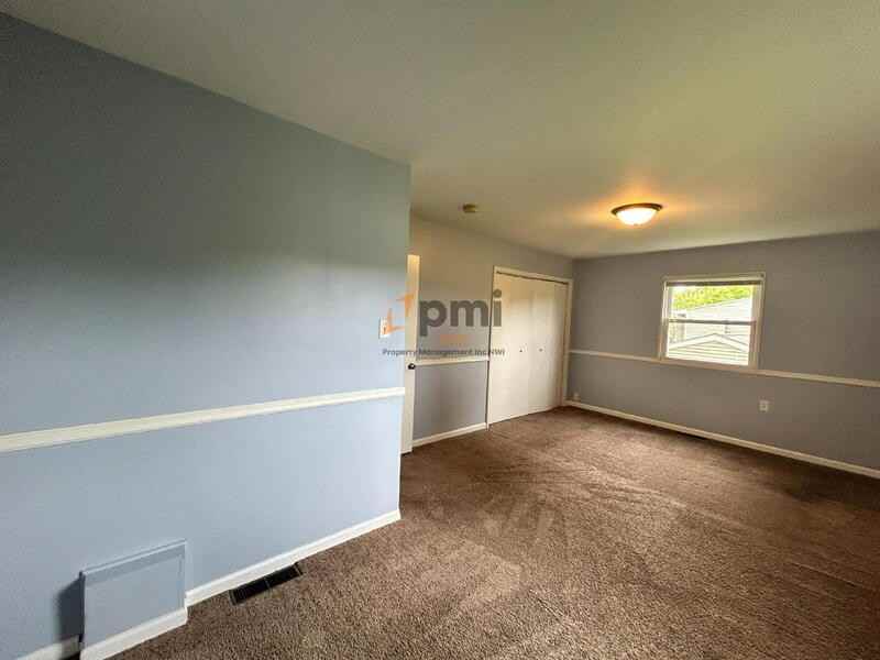 385 Briarwood Dr - Photo 7 of 18