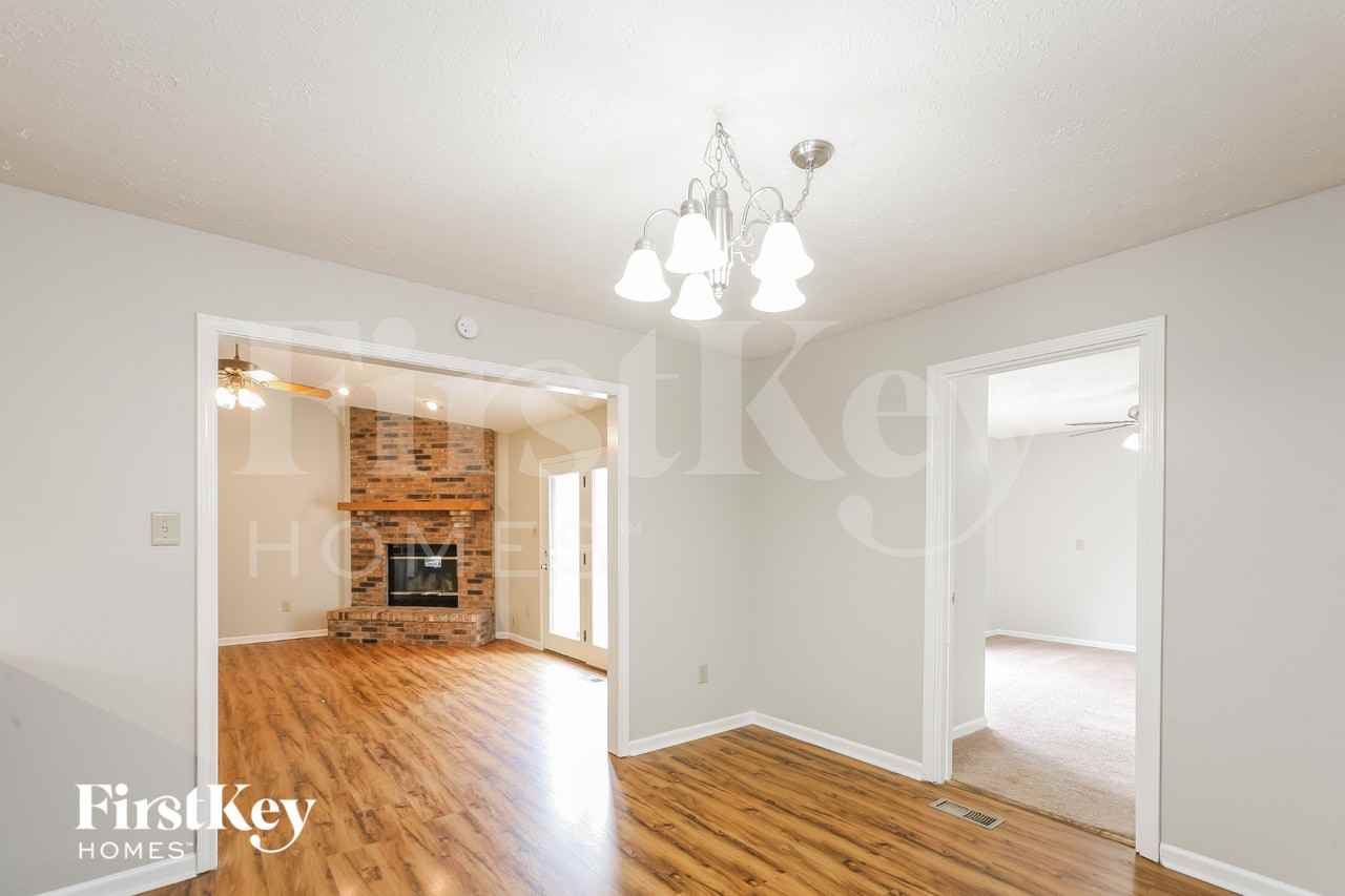 8522 Summertree Ln - Photo 6 of 16