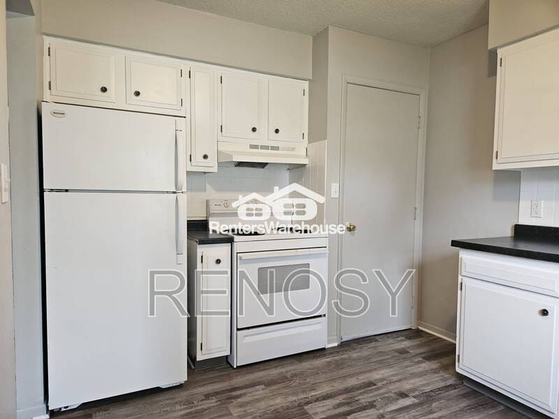 3310 Se 5th St - Photo 3 of 13