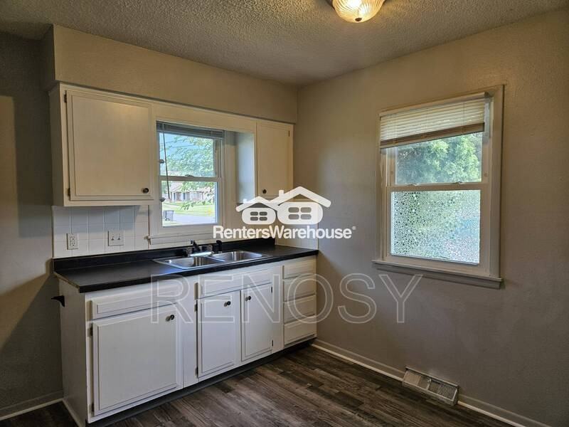 3310 Se 5th St - Photo 4 of 13