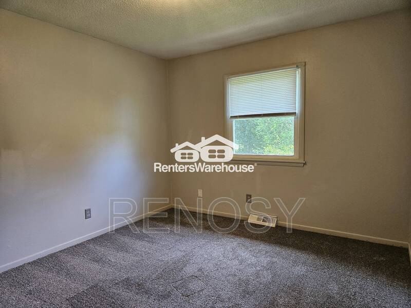 3310 Se 5th St - Photo 6 of 13