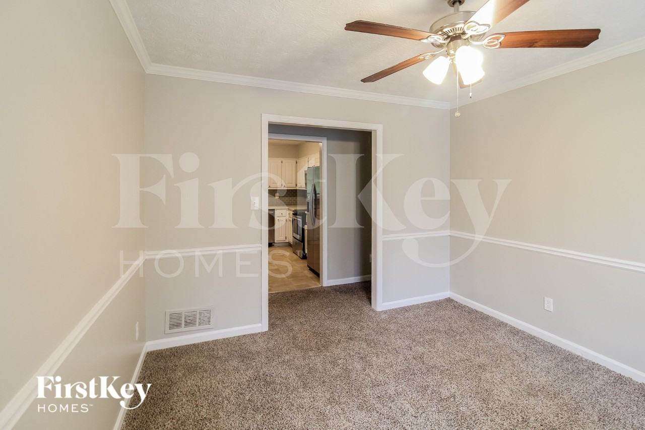 732 Harness Ct - Photo 7 of 19