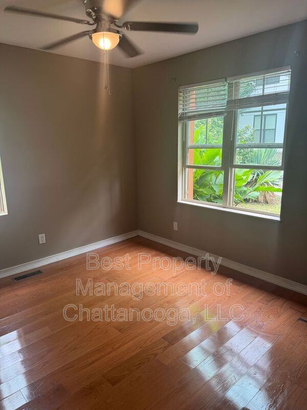 404 Somerville Ave - Photo 3 of 11