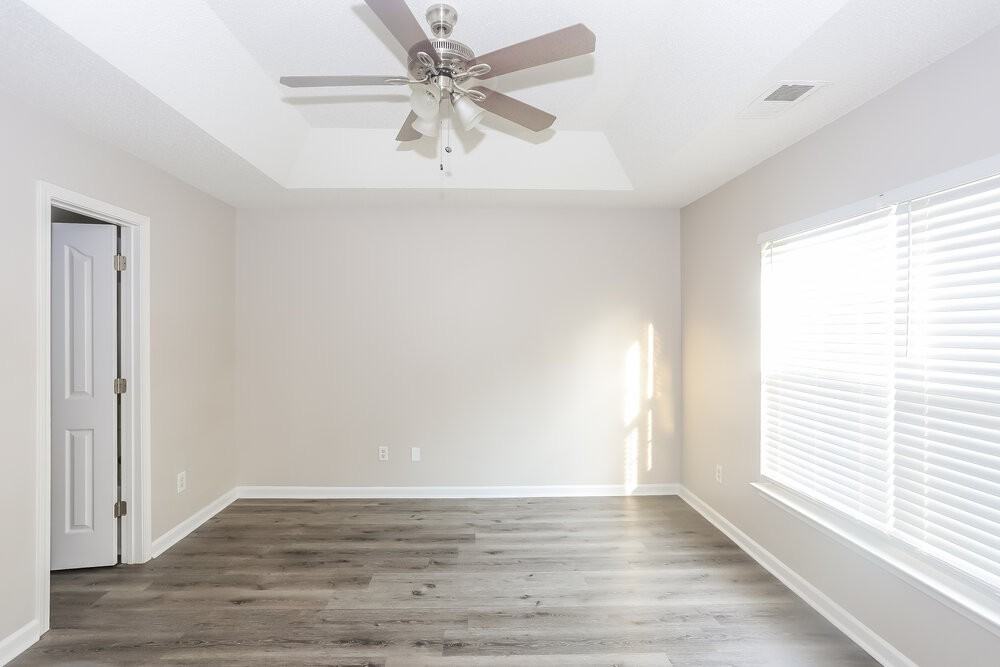 5821 Briggs Dr - Photo 6 of 14