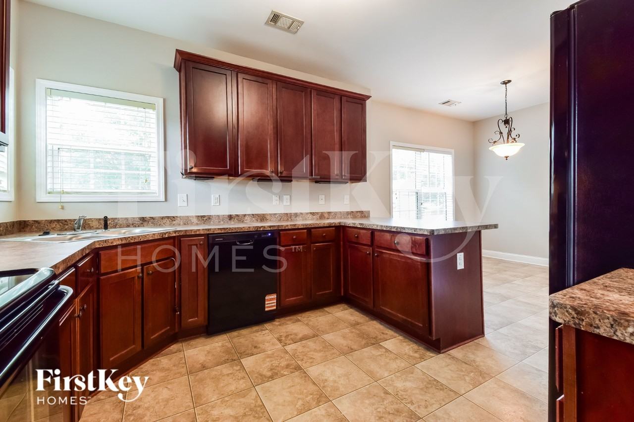6303 Spring Cove Dr - Photo 6 of 17