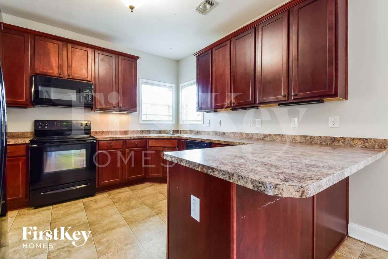 6303 Spring Cove Dr - Photo 7 of 17