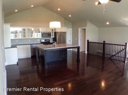 449 Partridge Ln - Photo 3 of 22