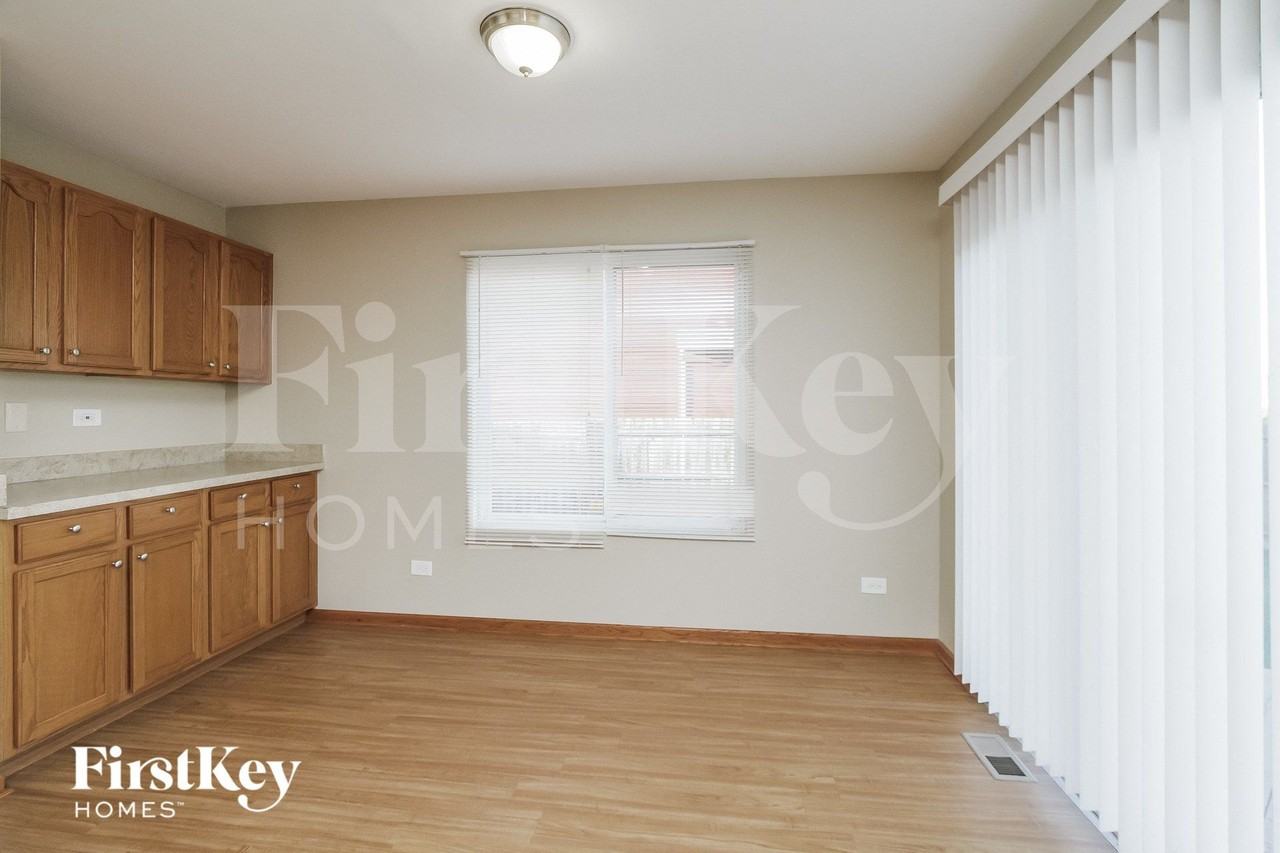 478 Foxborough Trl - Photo 6 of 15