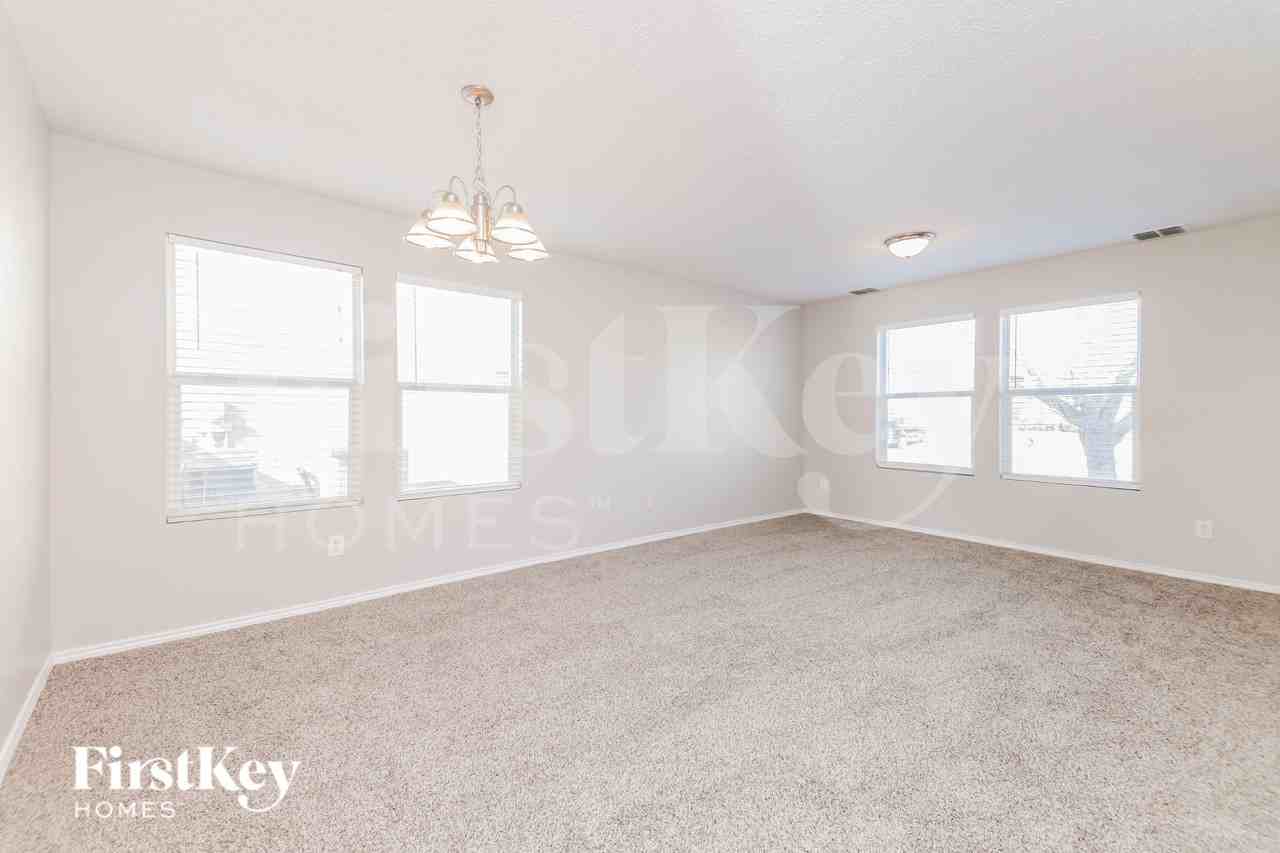 4519 Green Meadow Dr - Photo 5 of 15