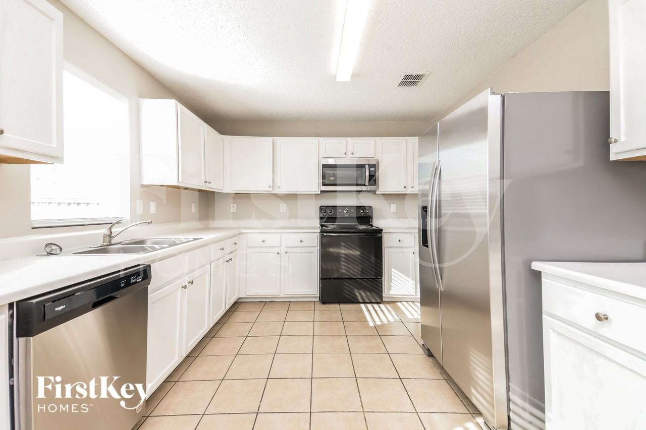 4519 Green Meadow Dr - Photo 6 of 15
