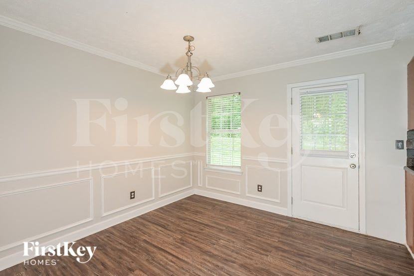 4447 Chester Ln - Photo 4 of 16