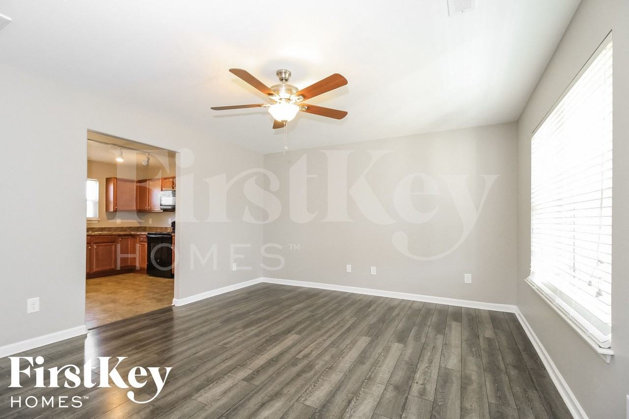 4295 Kendall Farms Way - Photo 3 of 15