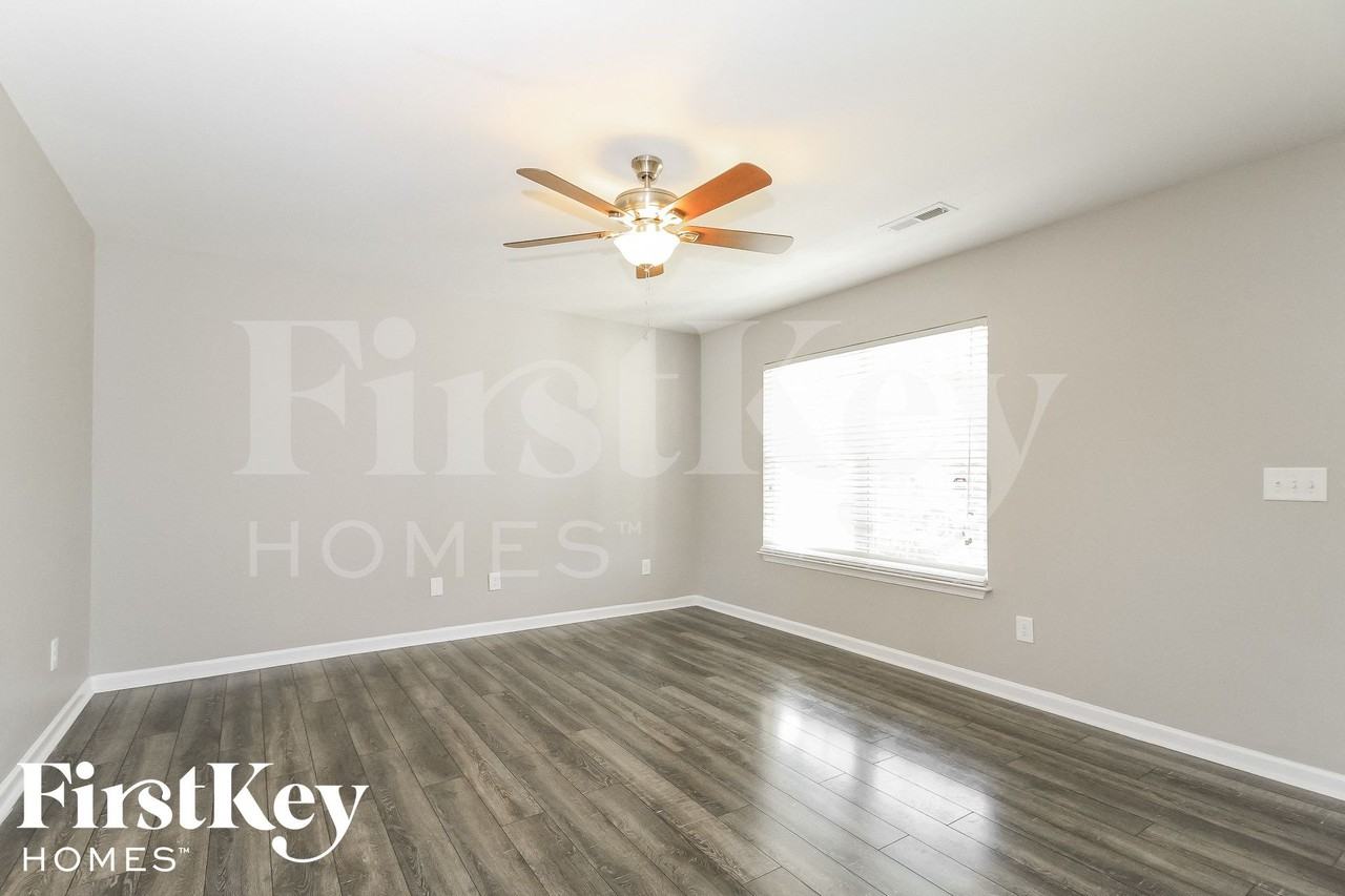 4295 Kendall Farms Way - Photo 4 of 15