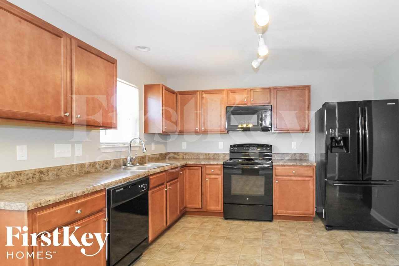 4295 Kendall Farms Way - Photo 6 of 15