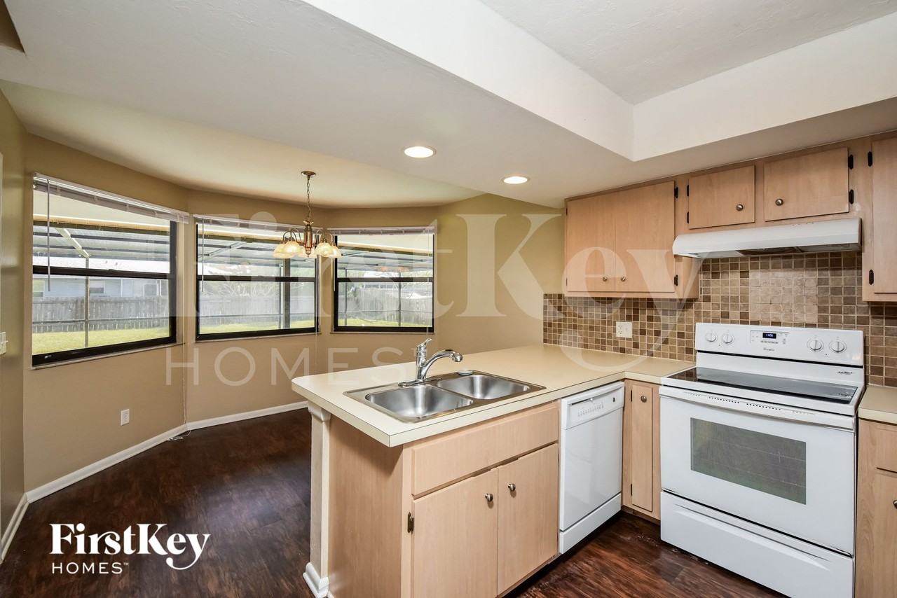 4141 Sw 6th Pl - Photo 5 of 15