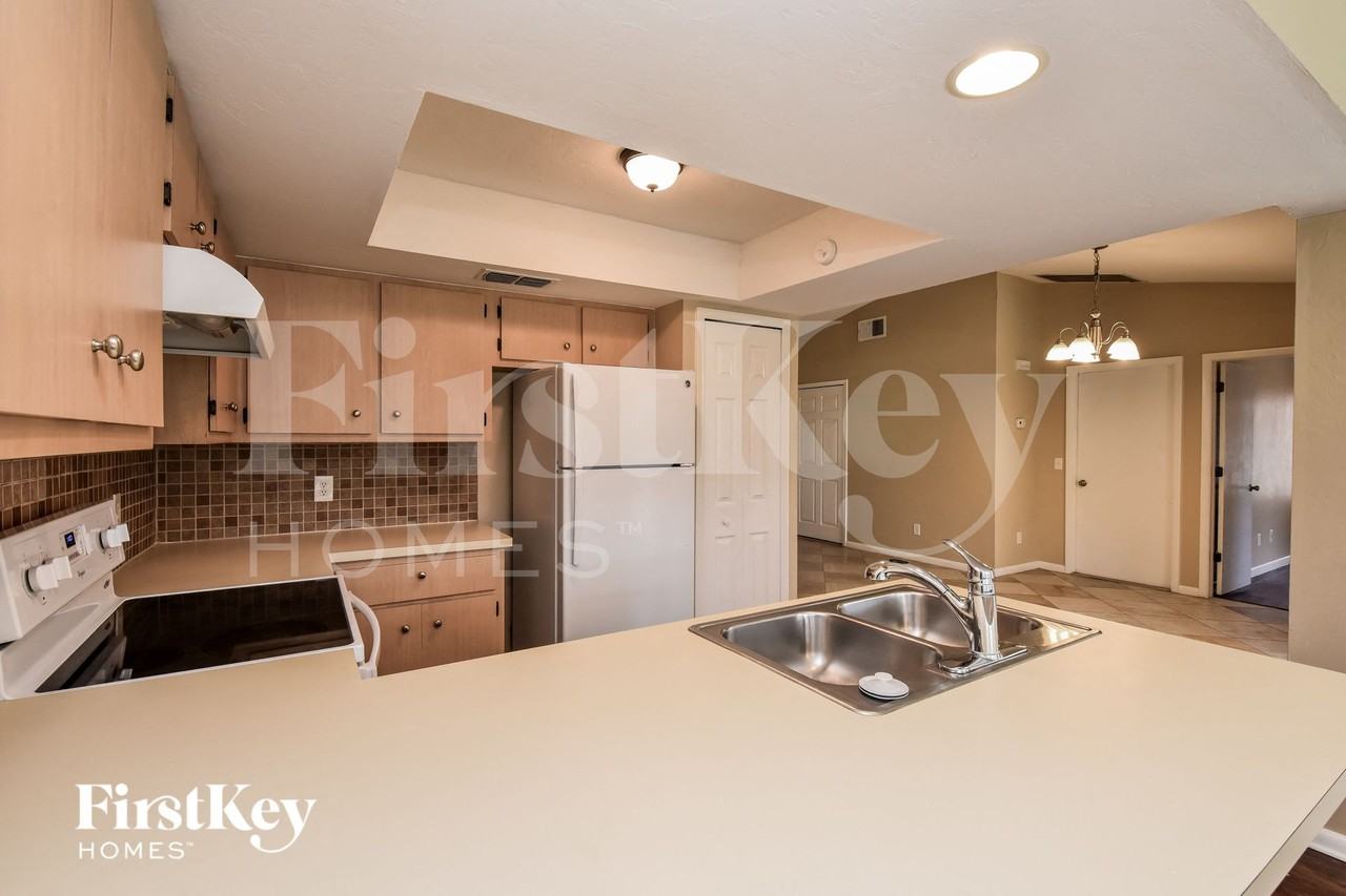 4141 Sw 6th Pl - Photo 6 of 15