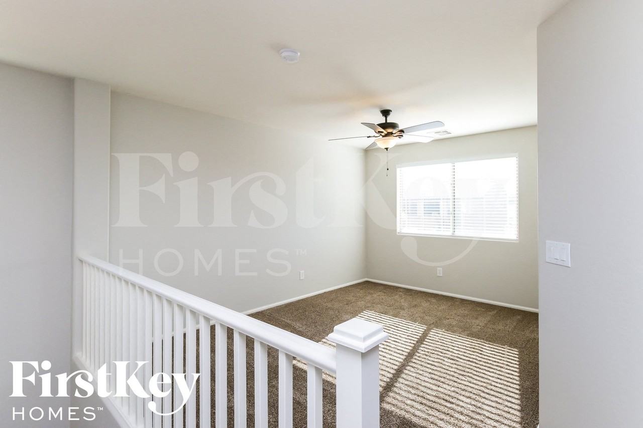 38240 N Sandy Dr - Photo 7 of 15